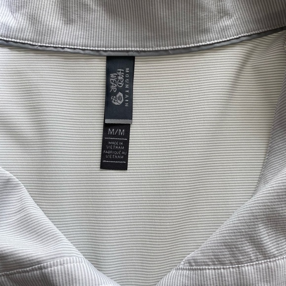 NWOT Mountain Hardware Button Up - Picture 2 of 6